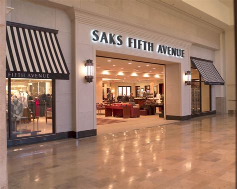 saks fifth ave stores.